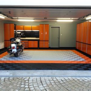 Garages 13