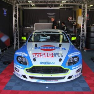 Rhesus Racing GT4 Pitbox